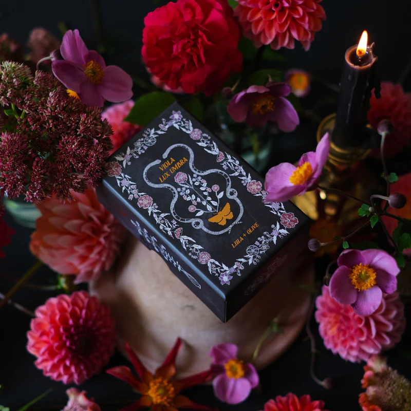 Viola Lux Umbra: Botanical Tarot Deck & Guidebook - Leila & Olive